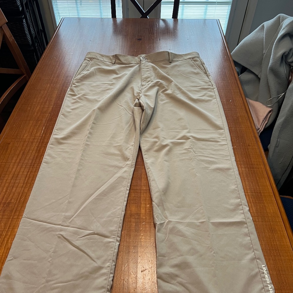 Under Armour Golf Pants Mens Performance Wear Active Wear Pant size 42x32